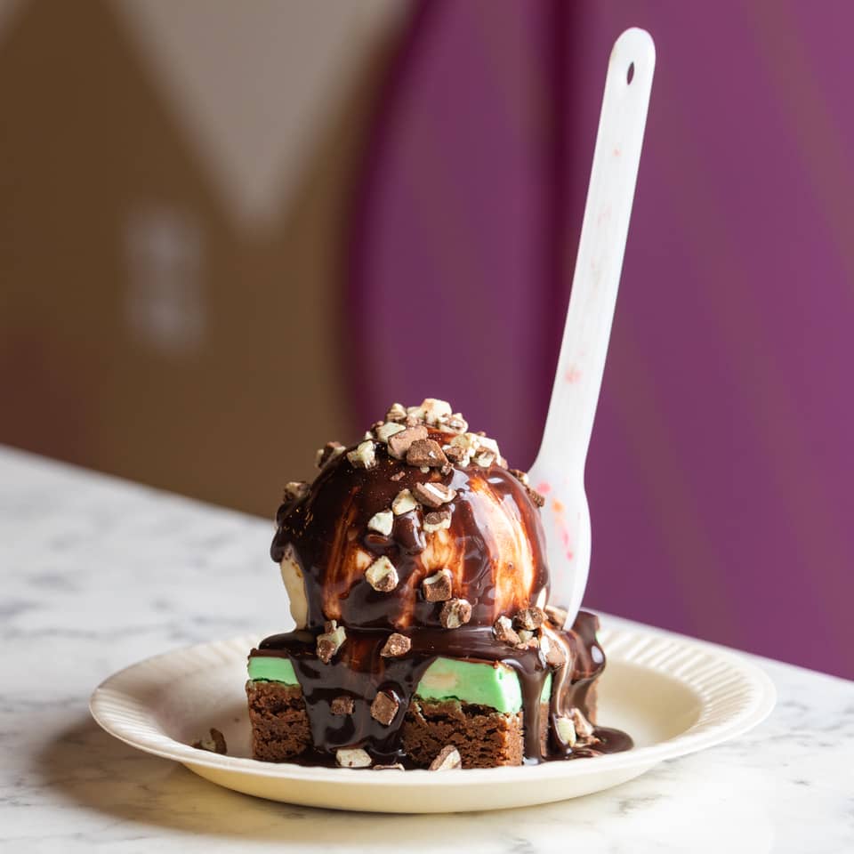 Sweet Bribery’s Southern Grasshopper: a creme brownie, mint chocolate chip ice cream, hot fudge, and Andes mints to garnish.